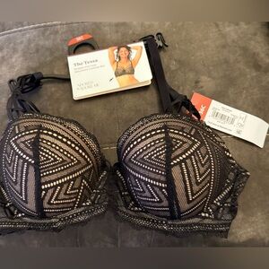 Adore Me Black Geometric Lace Push-Up Bra